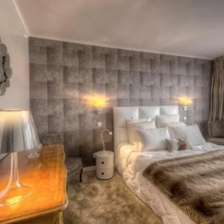 De Luxe Au Centre De 1850 Avec Cheminée Et Balcon - Fr-1-564-21 * Courchevel