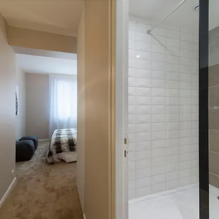 De Luxe Au Centre De 1850 Avec Cheminee Et Balcon - Fr-1-564-21 Apartamento *